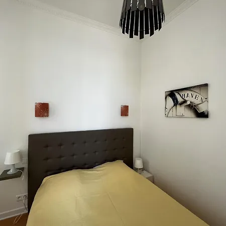 T2 Avec Piscine, Parking, Proche Et Commerces - Fr-1-197-536 *