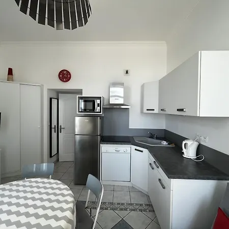 T2 Avec Piscine, Parking, Proche Et Commerces - Fr-1-197-536 Les Sables-dʼOlonne