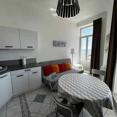 Apartamento T2 Avec Piscine, Parking, Proche Et Commerces - Fr-1-197-536 Les Sables-dʼOlonne